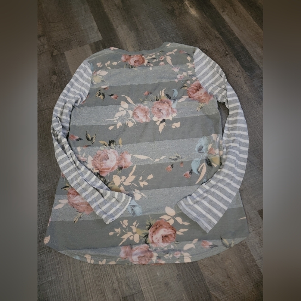 12pm by mon ami floral stripped long sleeve size medium